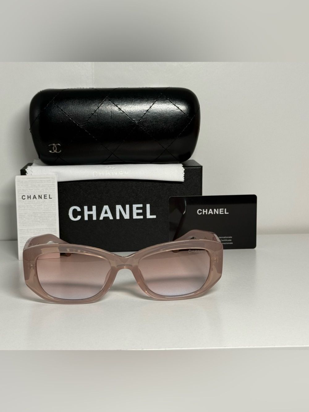 CHANEL Pink Cat-Eye Sunglasses with Signature CC Logo - Picture 2 of 4